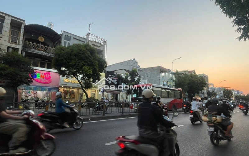 Nhà mặt tiền Quang Trung, P.10, Gò Vấp - Kinh doanh sầm uất